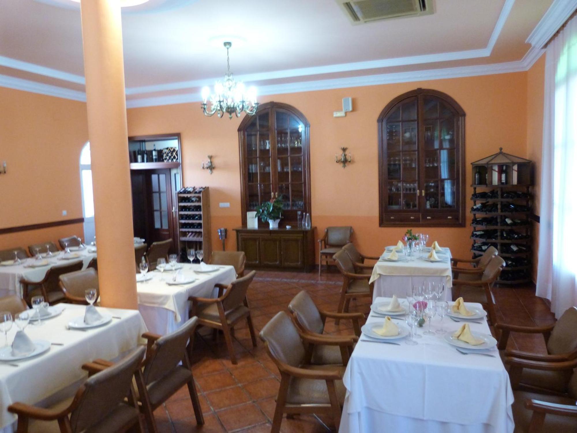 Hostal Restaurante Las Canteras Pedrera 外观 照片